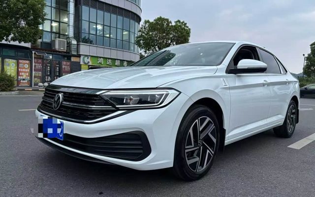 Sagitar 300TSI DSG Flyover Edition