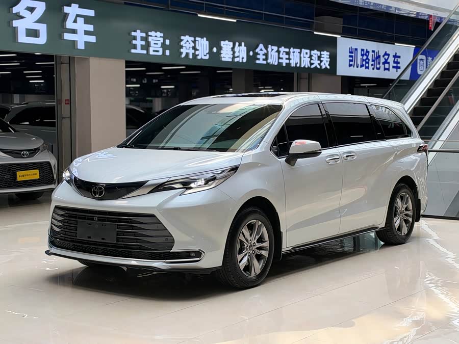 Sienna 2024 2.5L Hybrid 4WD Premium