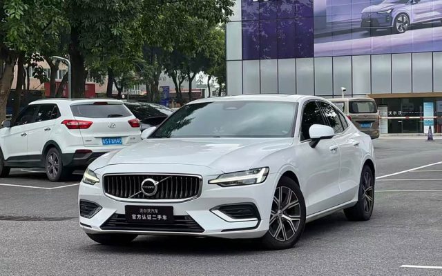 Volvo S60 2023 B4 Intelligent Luxury Edition