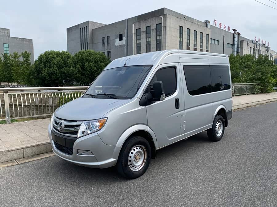 Yufeng 2021 2.4T FWD Logistics Van Short Wheelbase Medium Roof 5-9 Seats National VI YCY24140-60A
